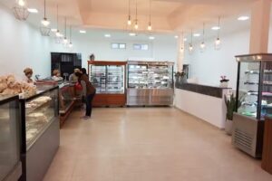 CLARA CARPIO – REPOSTERIA Y HELADERIA