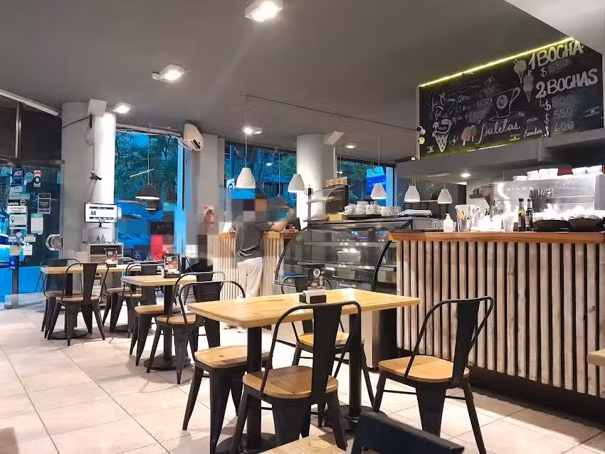 Creambury Helados y Cafe