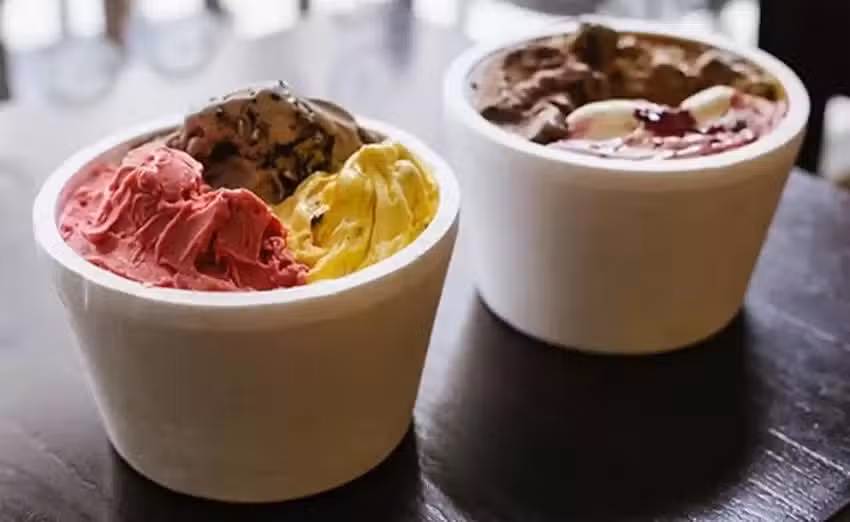 &ldquo;D y H&rdquo; Delicias y helados