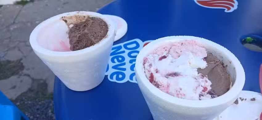 Heladeria ella y el jota