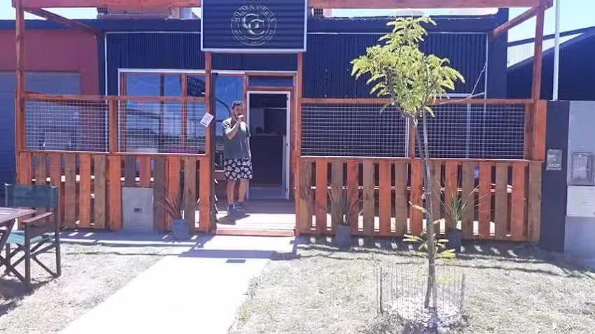 Helader&iacute;a golden cream (rotonda del faro) alfar