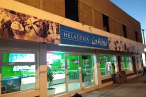 Heladeria La Plaza