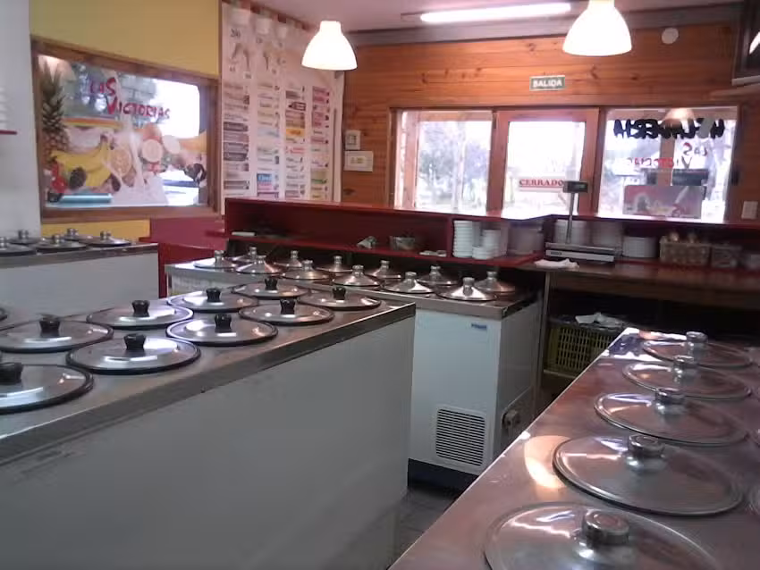 Helader&iacute;a Las Victorias por WhatsApp