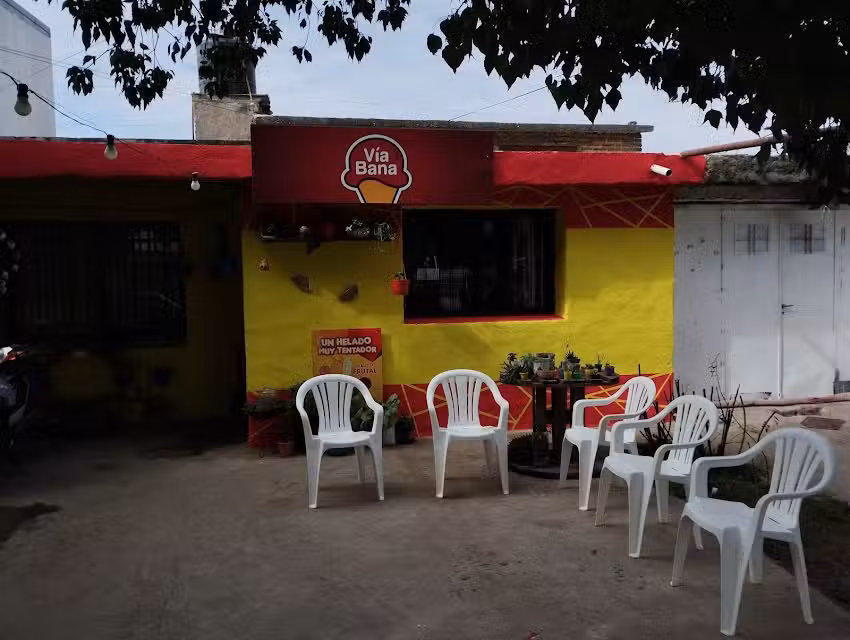 Heladeria social v&iacute;a bana