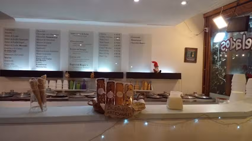Heladeria Sue&ntilde;os Del Bosque Mar Azul Helados Alfajores Chocolates Artesanias Budines