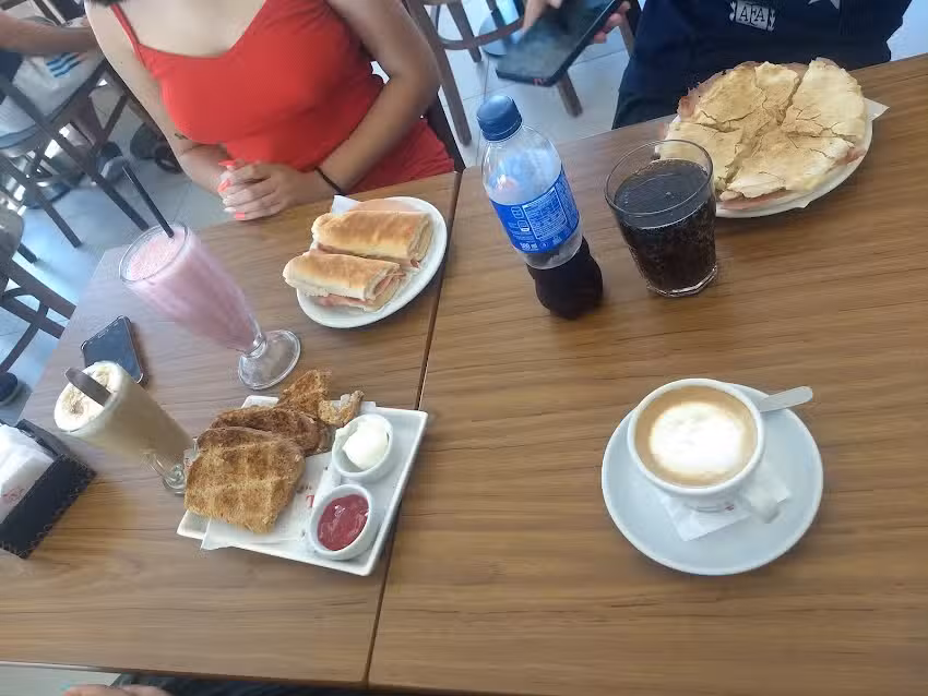 Helader&iacute;a Trevi Jcp