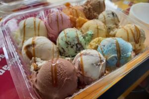 Helader&iacute;a Via Bana y JUGOS LOS 3 HERMANOS NATURALES