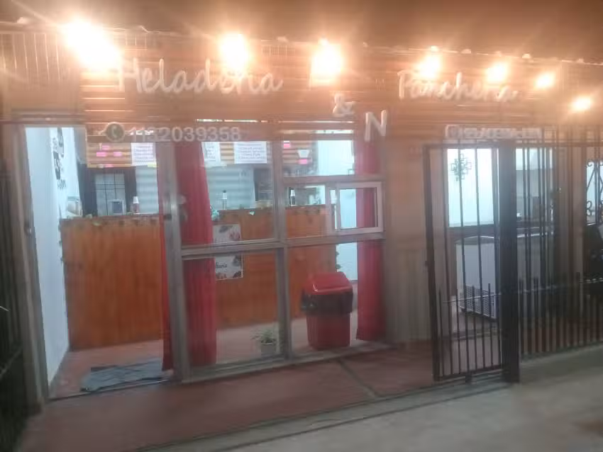 Heladeria y Pancheria L y N