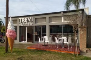 Helados Trevi.