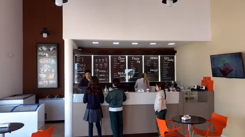 Igl&uacute; Helados & Caf&eacute; Procrear