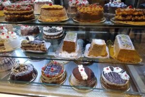 La Esmeralda Cafe-helados-panaderia