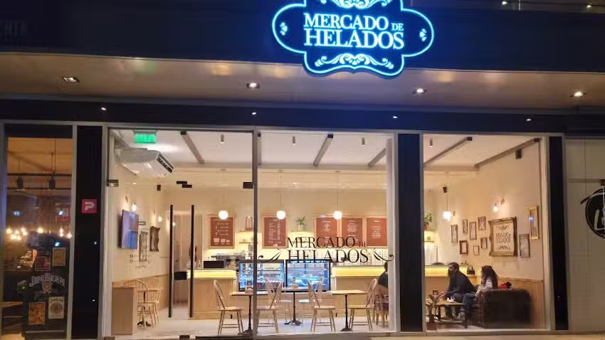 Mercado de Helados Caama&ntilde;o