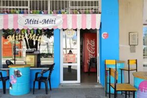 MiniMarket y Heladeria MITI-MITI