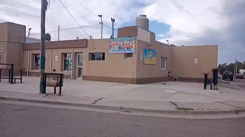 Multirubro y helader&iacute;a &ldquo;LA RESTY&rdquo;