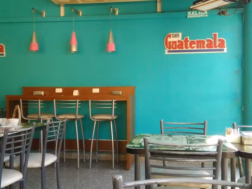 PIKOS SALTA HELADOS Y CAF&Eacute;