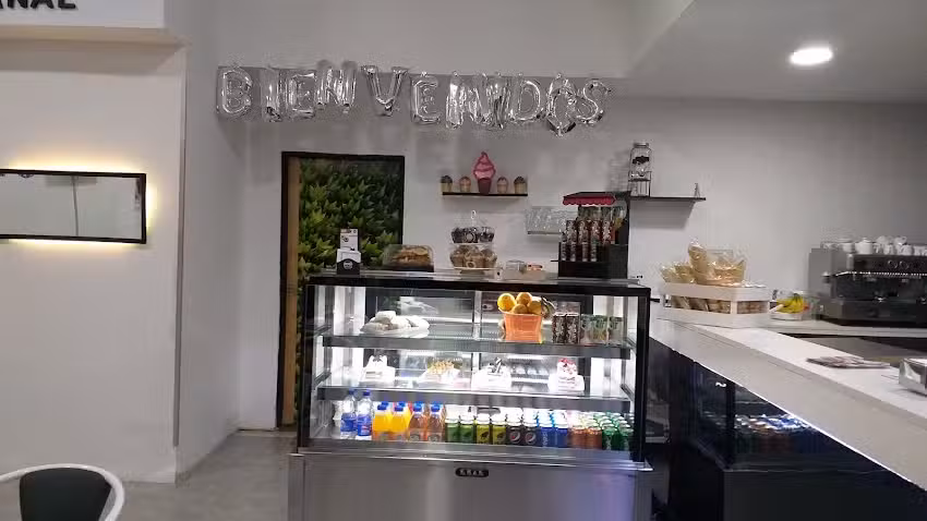 Polo Helados & Caf&eacute;