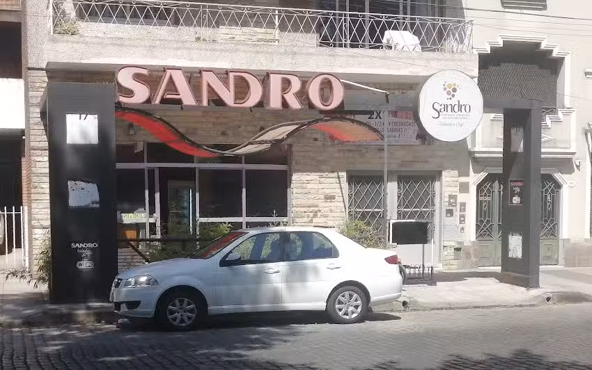 Sandro helader&iacute;a