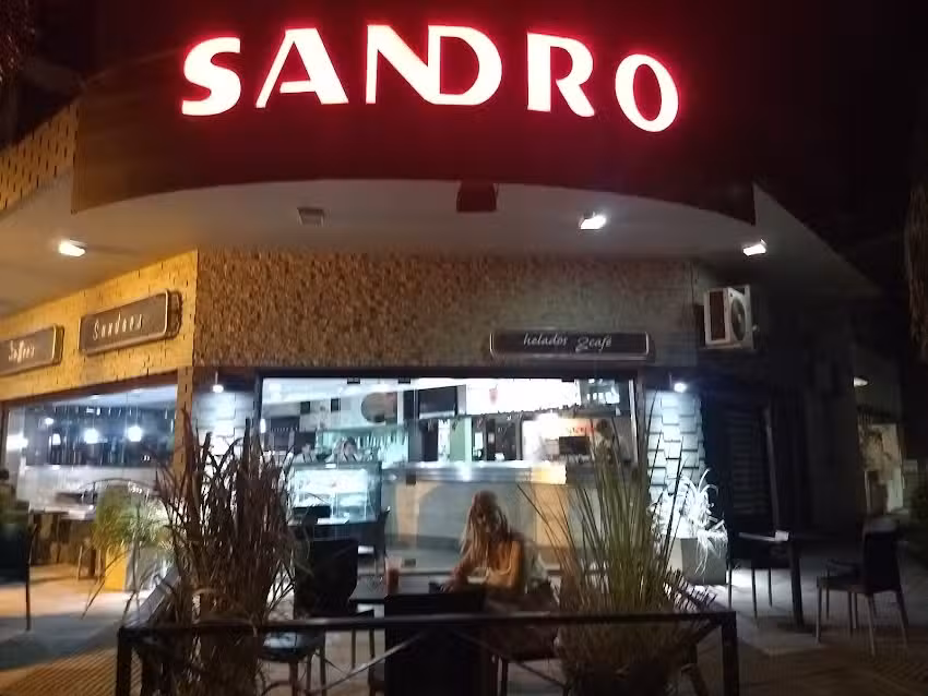 Sandro Helados & Caf&eacute; Versailles
